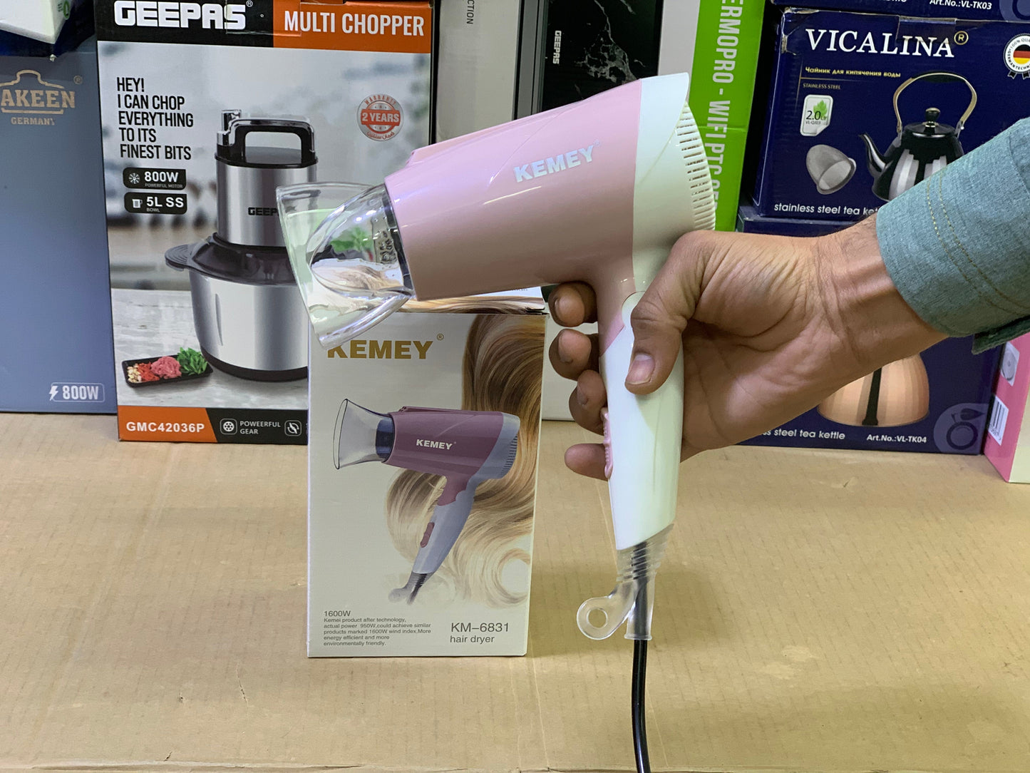 KEMEY Hair dryer with 3 Modes