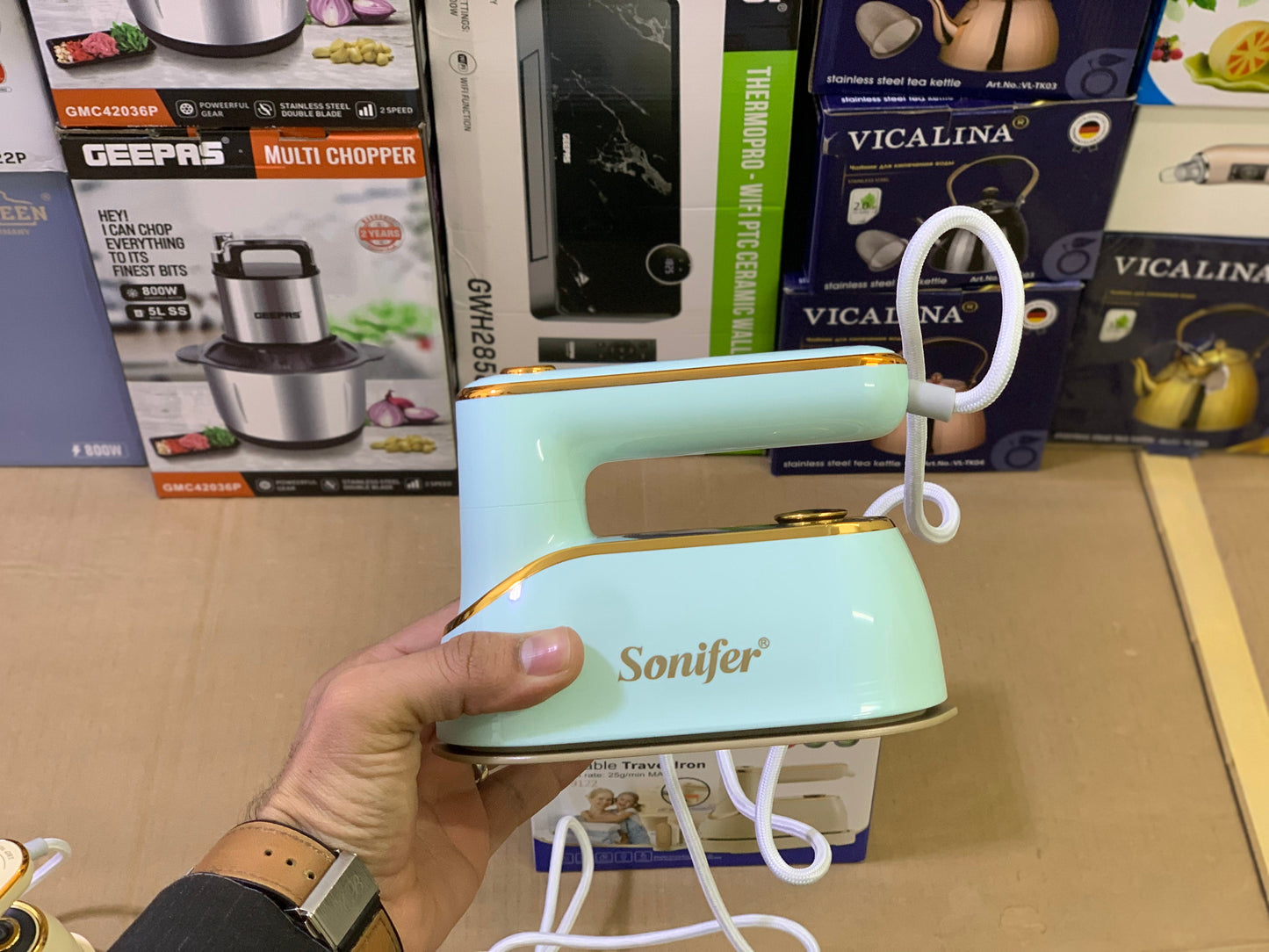 Sonifer brand portable Travel Iron 1300 watt and nonstick plate