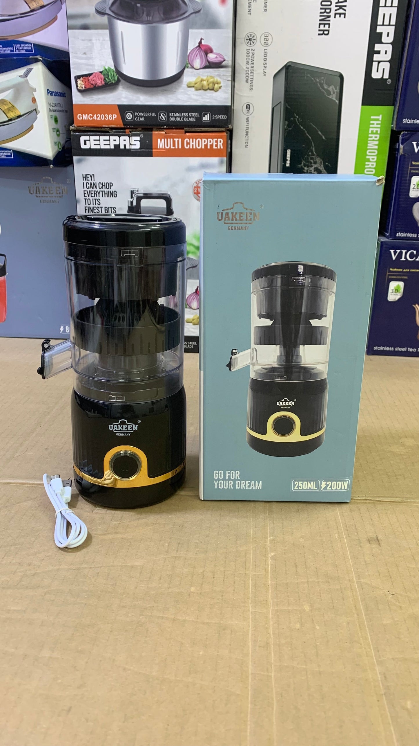 Uakeen Germany Citrus Juice 250ml 200 watt | Model: ZL-2211A