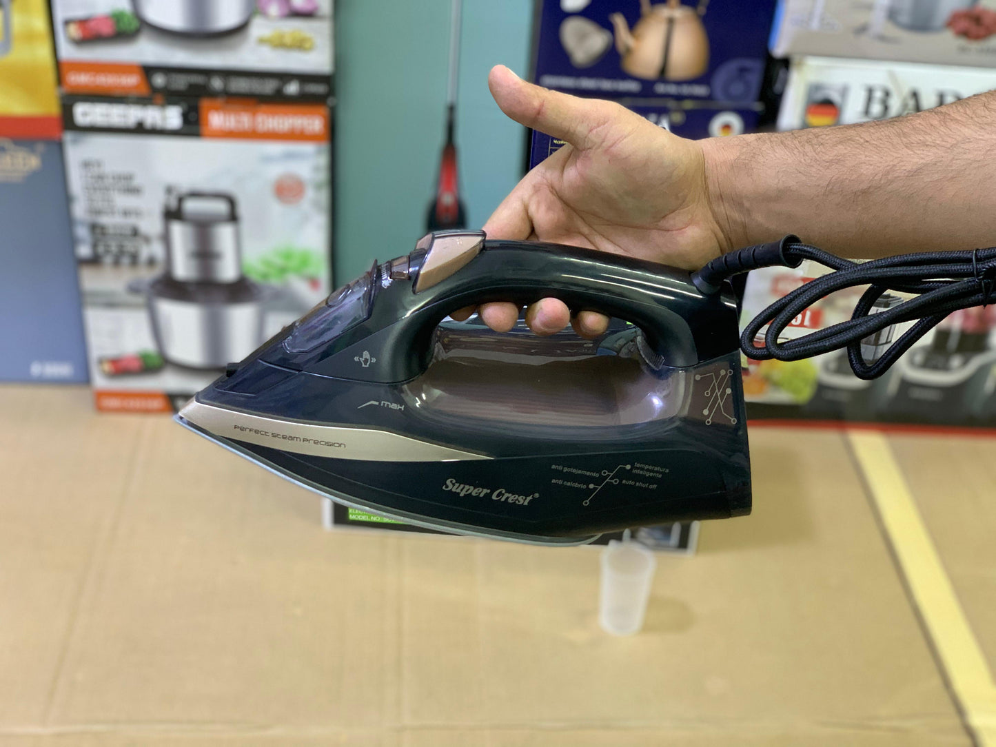 Super Crest Steam iron 2600w Model: SCT-1004