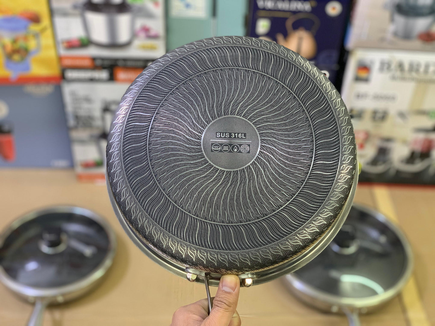 Laser Coated Frying Pan with Lid and Special Handle Opening key