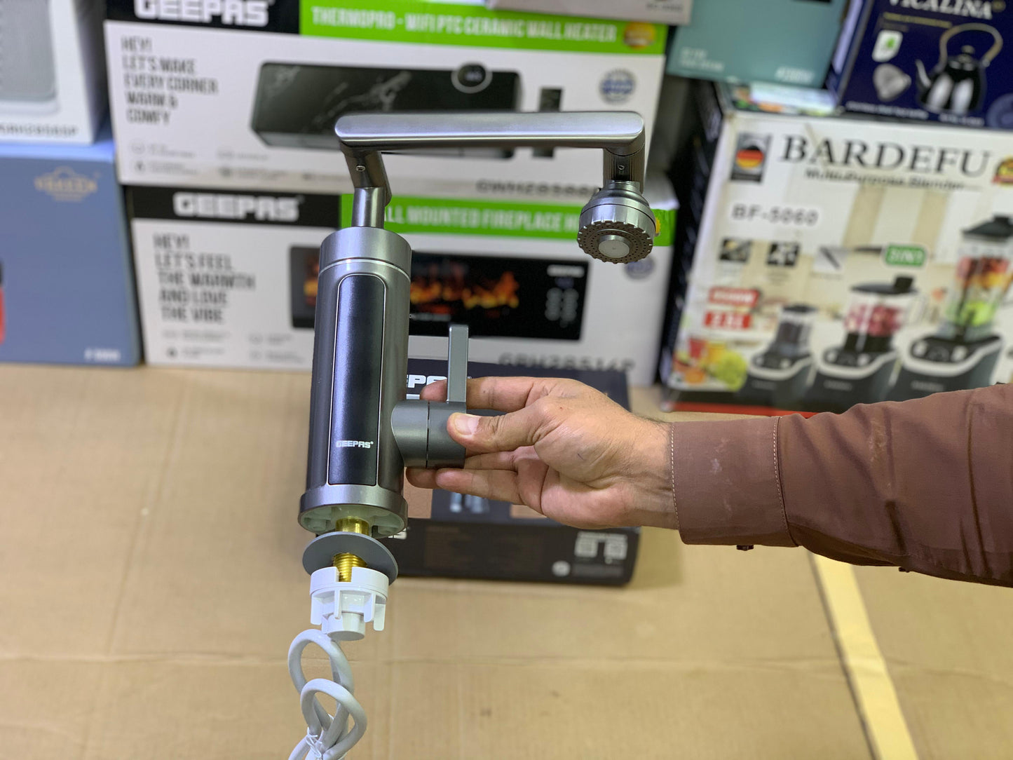 Geepas brand electric Instant water Faucet 3300 watt